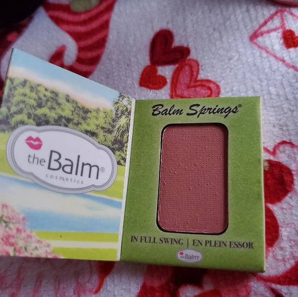 Makeup Bundle - Picture 6 of 9